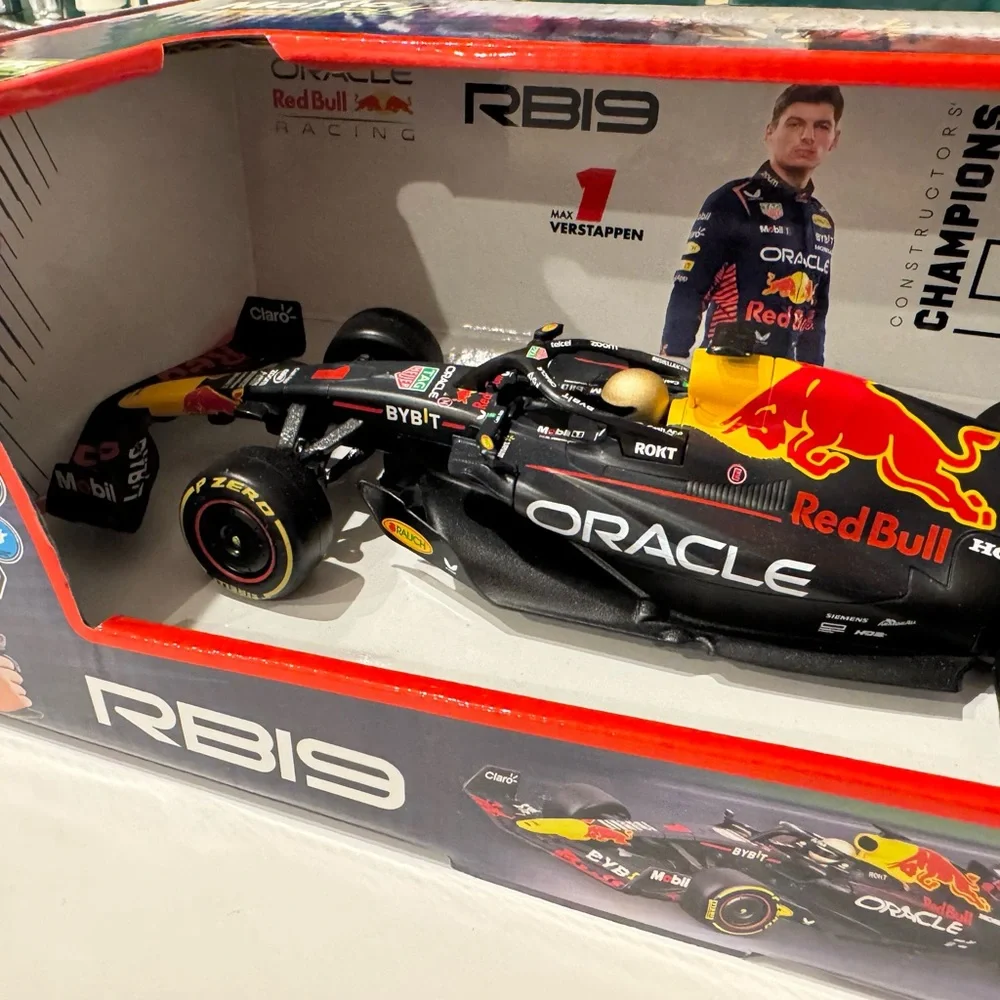 Red Bull RB19 Remote Control Formula One F1 Car Max Verstappen Oracle MIB